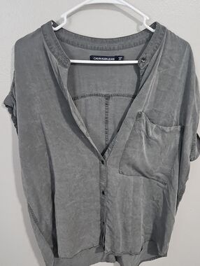 Calvin Klein  Gray Button-Front Shirt